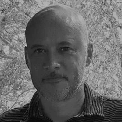 head shot of Iain Wilson